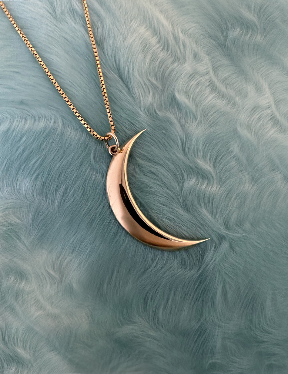 Perfect Crescent Moon Charm - 14k gold
