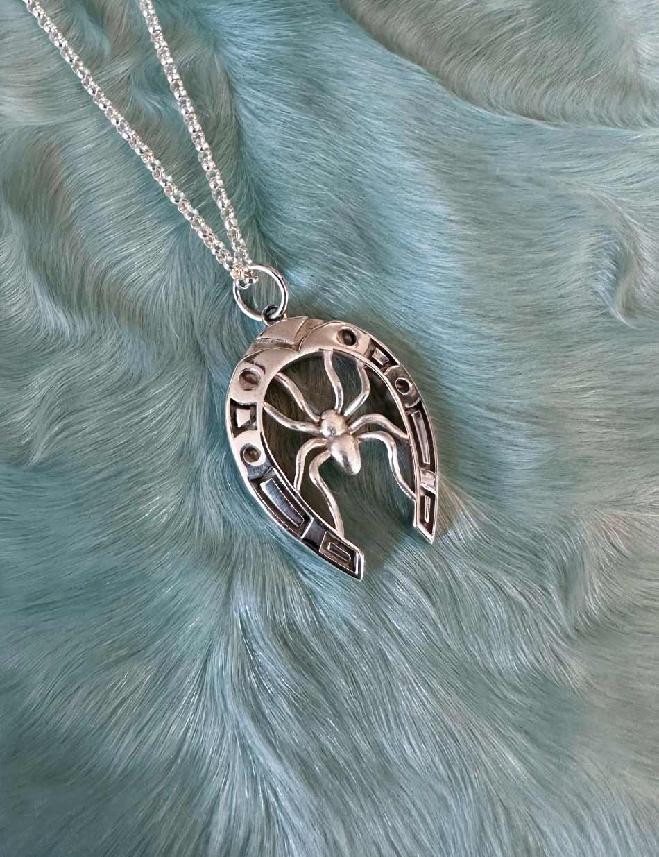 Lucky Horseshoe necklace spider necklace silver with chain